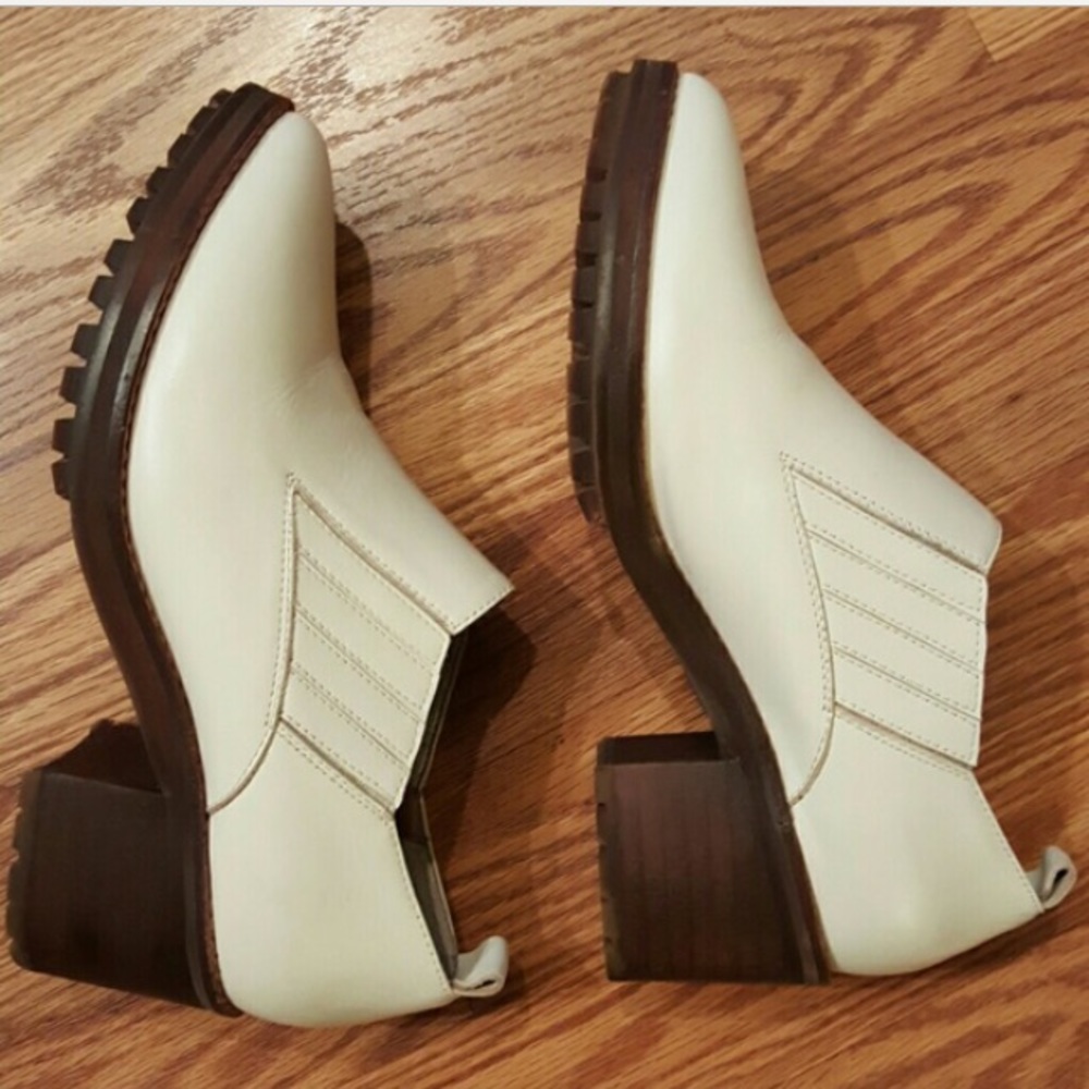 TBA (To Be Announced) Girrason Ivory Boots